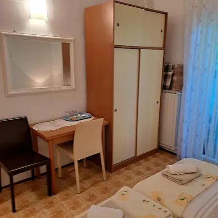 Mirjana Guest house *
