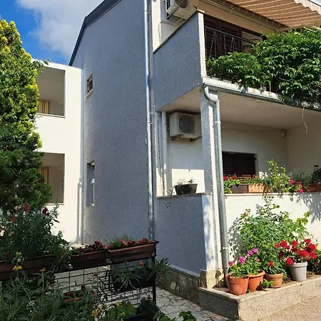Guest house Mirjana *