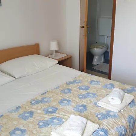 Mirjana Guest house *