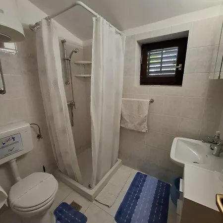 Mirjana بيت ضيافة بوريتش